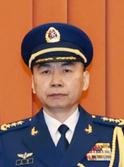 他成为共军最年轻的现役上将