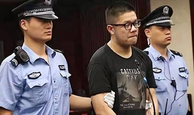 一年败光3亿，还包养9个情妇的富二代，下场如何