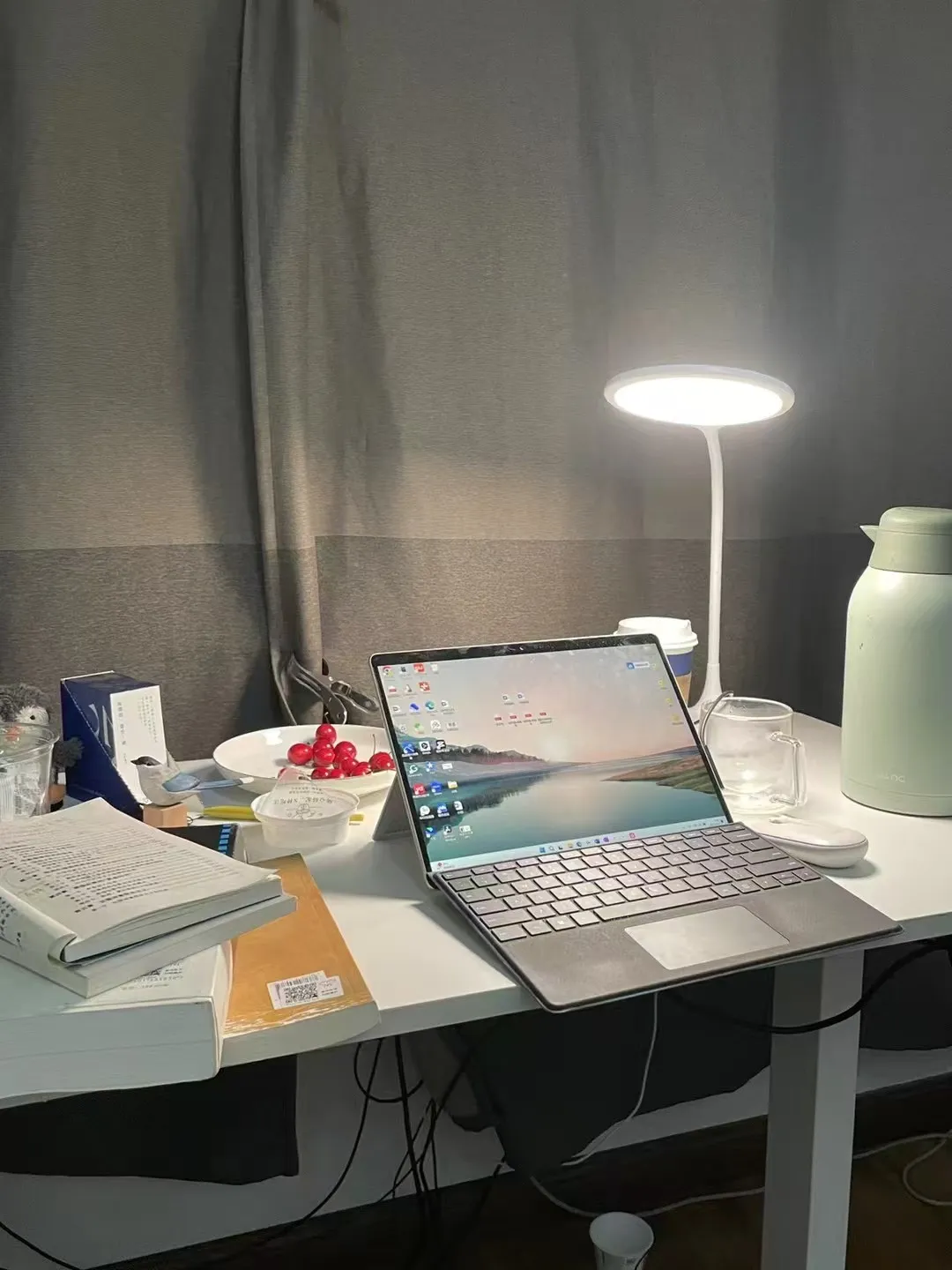 名校女硕士进入“神仙岗” 卷到冒烟 月入1000 名校女硕士进入“神仙岗” 卷到冒烟 月入1000