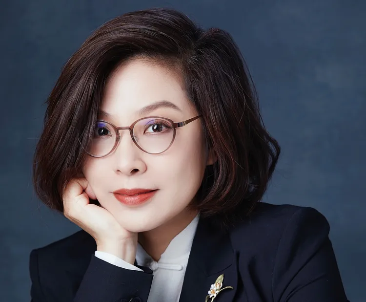北大美女教授张丹丹一句话惹众怒 遭讽“女版晋惠帝”